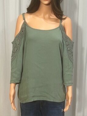 Xhilaration Green Cold Shoulder Blouse